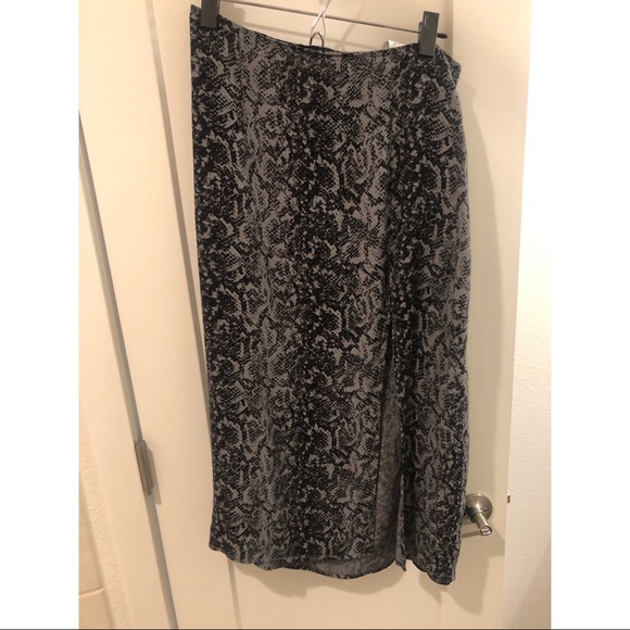 Abercrombie Side-Slit MIDI Skirt - Picture 2 of 2